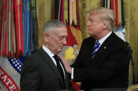 Ρώσος αναλυτής: Ο Τραμπ απομακρύνεται από την πολιτική που βασίζεται στους στρατιωτικούς