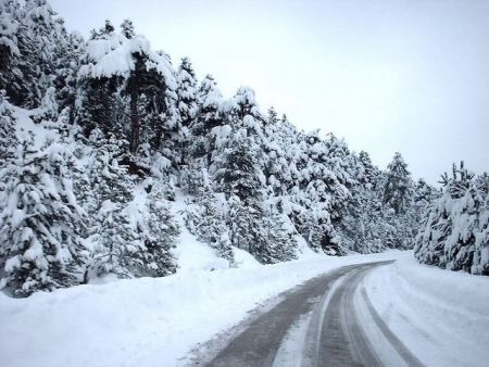 Καιρός: Ψυχρό μέτωπο κινούμενο με 50 χιλιόμετρα την ώρα θα πλήξει τα Χριστούγεννα όλη τη χώρα