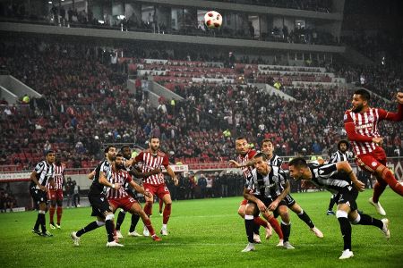 Σάκχοφ για Ολυμπιακό με Ντιναμό : Τι πιθανότητες πρόκρισης έδωσε