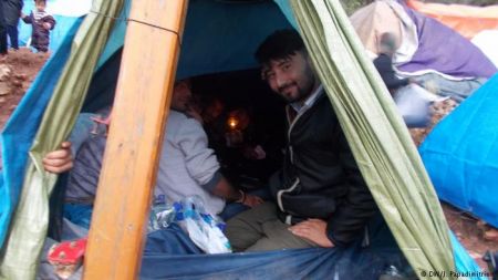 Deutsche Welle : Απάνθρωπες οι συνθήκες διαβίωσης των προσφύγων στη Χίο