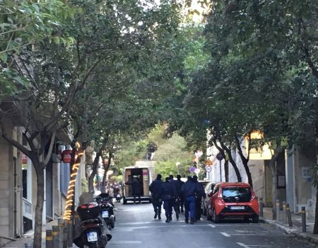 Ιερέας για την έκρηξη στο Κολωνάκι: Δεν μπορώ να καταλάβω το χτύπημα