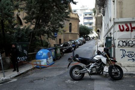 Παπακώστα για τη βόμβα στο Κολωνάκι: Συστήνω αυτοσυγκράτηση