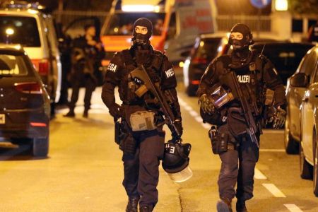 Αυστρία – Βιέννη: Ανθρωποκυνηγητό μετά την αιματηρή επίθεση σε εκκλησία