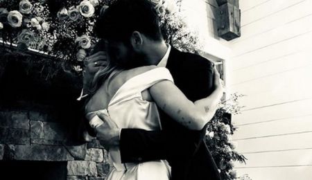 Miley Curys : Παντρεύτηκε τον Liam Hemsworth και μας δείχνει τις γαμήλιες στιγμές της