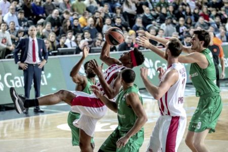 Ολυμπιακός : Γκέλα στην Πόλη, τον φρέναρε η ουραγός Νταρουσάφακα