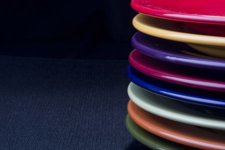 Μπλε πιάτα για… λιγότερη όρεξη – Είναι γενετικές οι αντιδράσεις στα χρώματα;