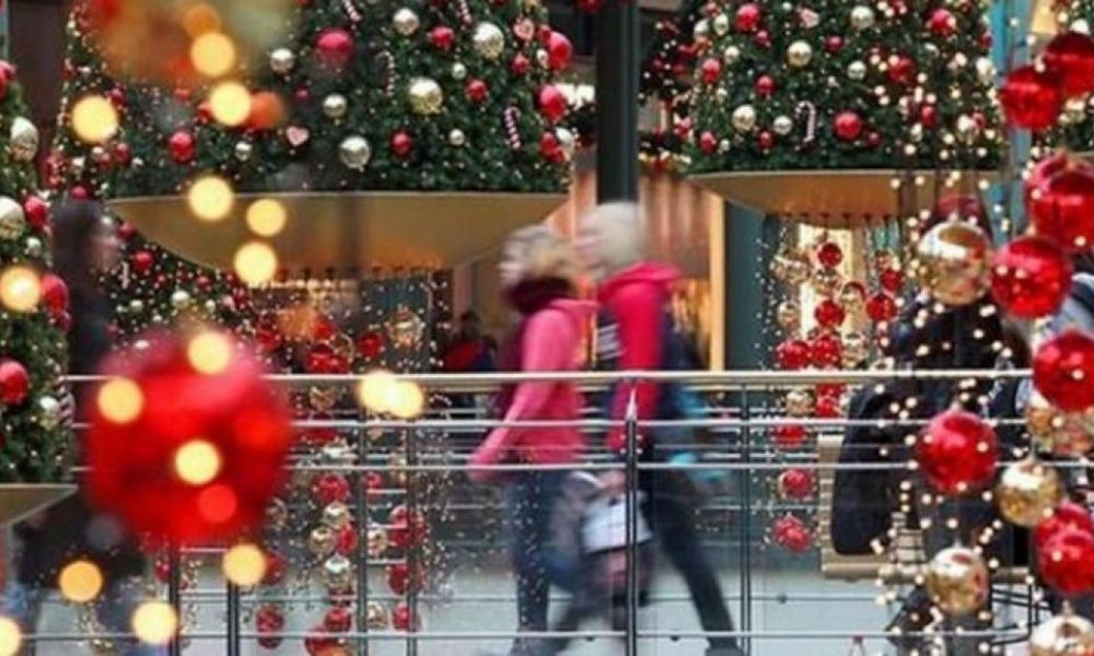Εορταστικό ωράριο καταστημάτων: Πώς θα λειτουργήσουν μέχρι την Πρωτοχρονιά