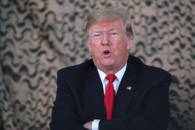 Δημοσκόπηση : Στον Τραμπ επιρρίπτουν τις ευθύνες για το shutdown