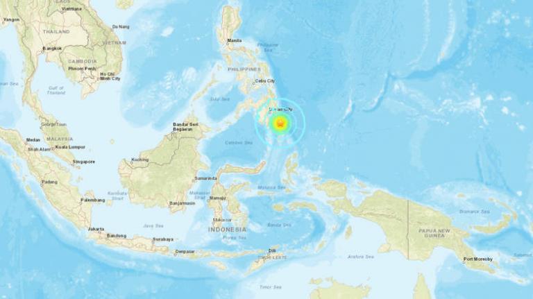 Σεισμός 6,9 Ρίχτερ στις Φιλιππίνες: Προειδοποίηση για τσουνάμι