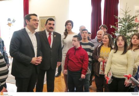 Ποιοι θα τα… ψάλλουν στον Πρωθυπουργό παραμονή Πρωτοχρονιάς