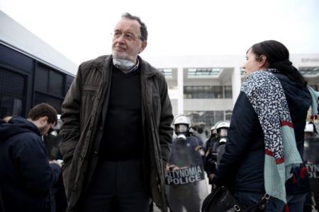 ΛΑΕ: Προκαλεί η κυβέρνηση