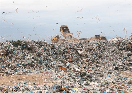 Αγώνας δρόμου για 40 νέες μονάδες σκουπιδιών