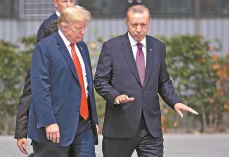 Ο αιφνιδιασμός Τραμπ αλλάζει τις ισορροπίες στη Μεσόγειο