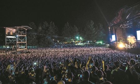 Ξένη μουσική: Αντιρατσισμός, «Havana» και Arctic Monkeys