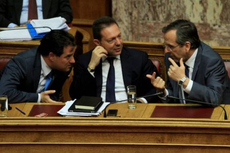 Μανιαδάκης: Βόμβα κατά της κυβέρνησης και πολιτικών προσώπων