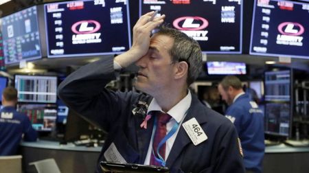 Η βουτιά της Apple παρέσυρε και τη Γουόλ Στριτ