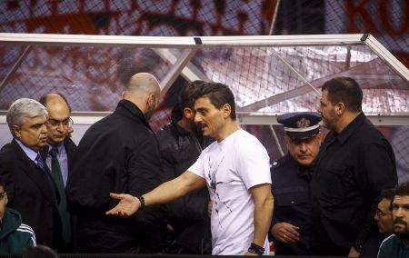 Ολυμπιακός – Παναθηναϊκός: Ένταση με Γιαννακόπουλο στο ΣΕΦ