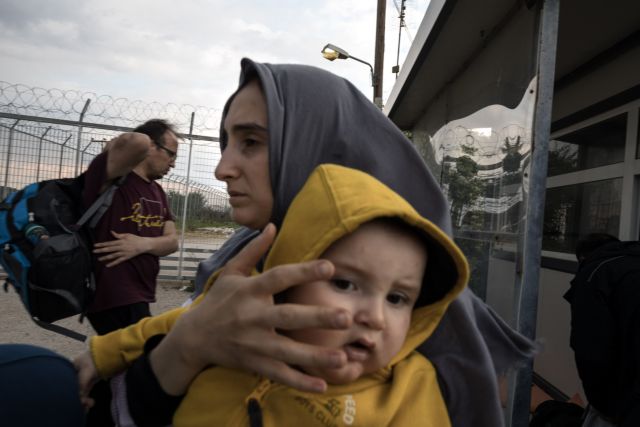 Περιφερειάρχης Β. Αιγαίου: Στο έλεος του χιονιά οι πρόσφυγες