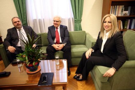 Γεννηματά: Απροκάλυπτη προσπάθεια Τσίπρα να χειραγωγήσει τη Δικαιοσύνη