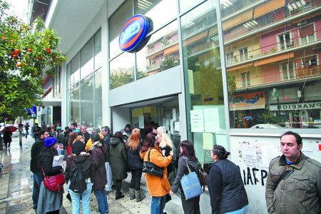 Στη μάχη των εκλογών κατώτατος μισθός και επιδόματα