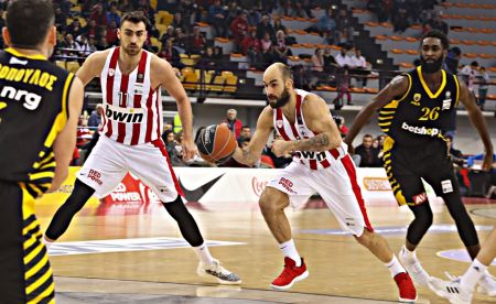 Ο Ολυμπιακός διέλυσε την ΑΕΚ