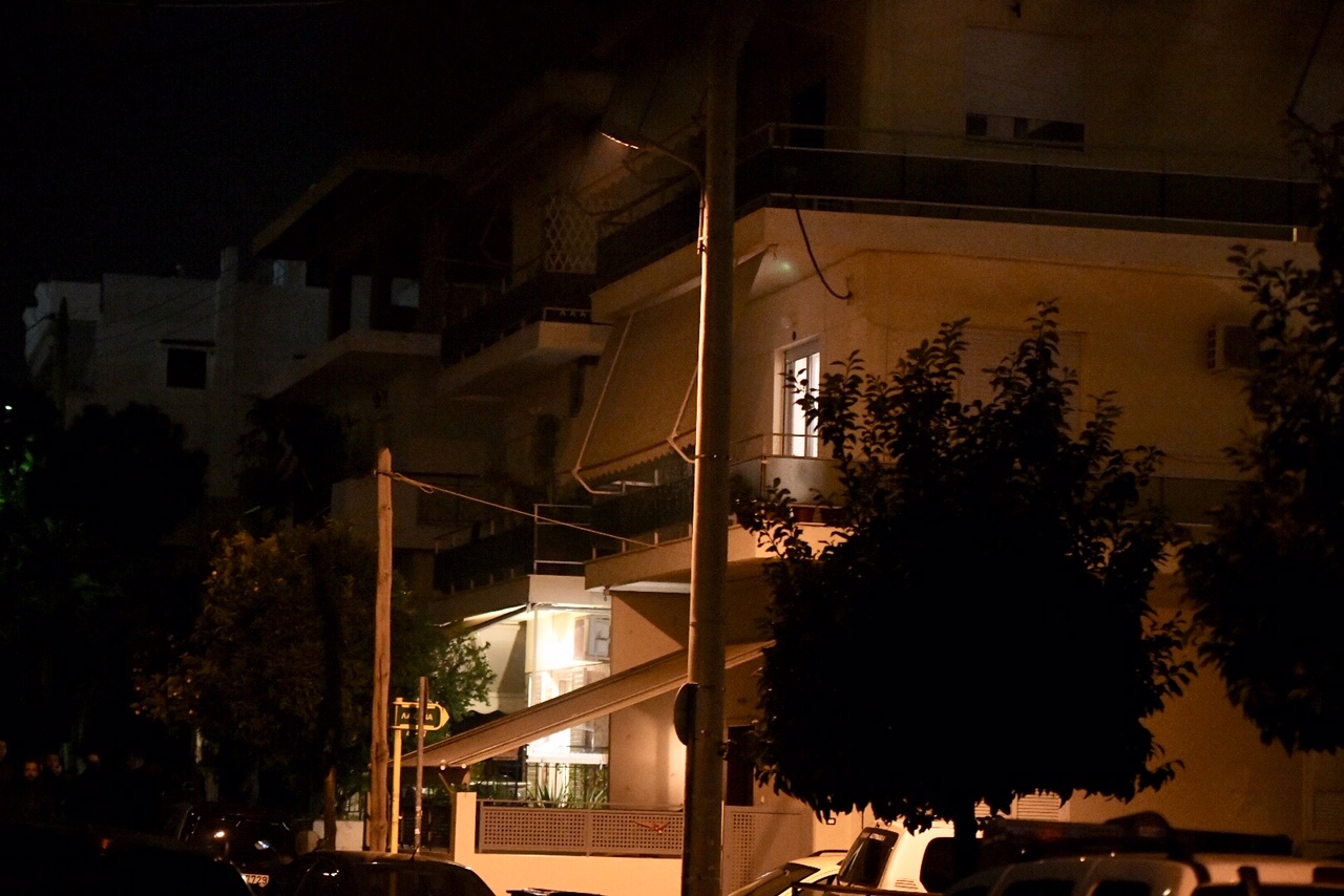 Πυροβολισμοί σε διαμέρισμα στον Άγιο Δημήτριο