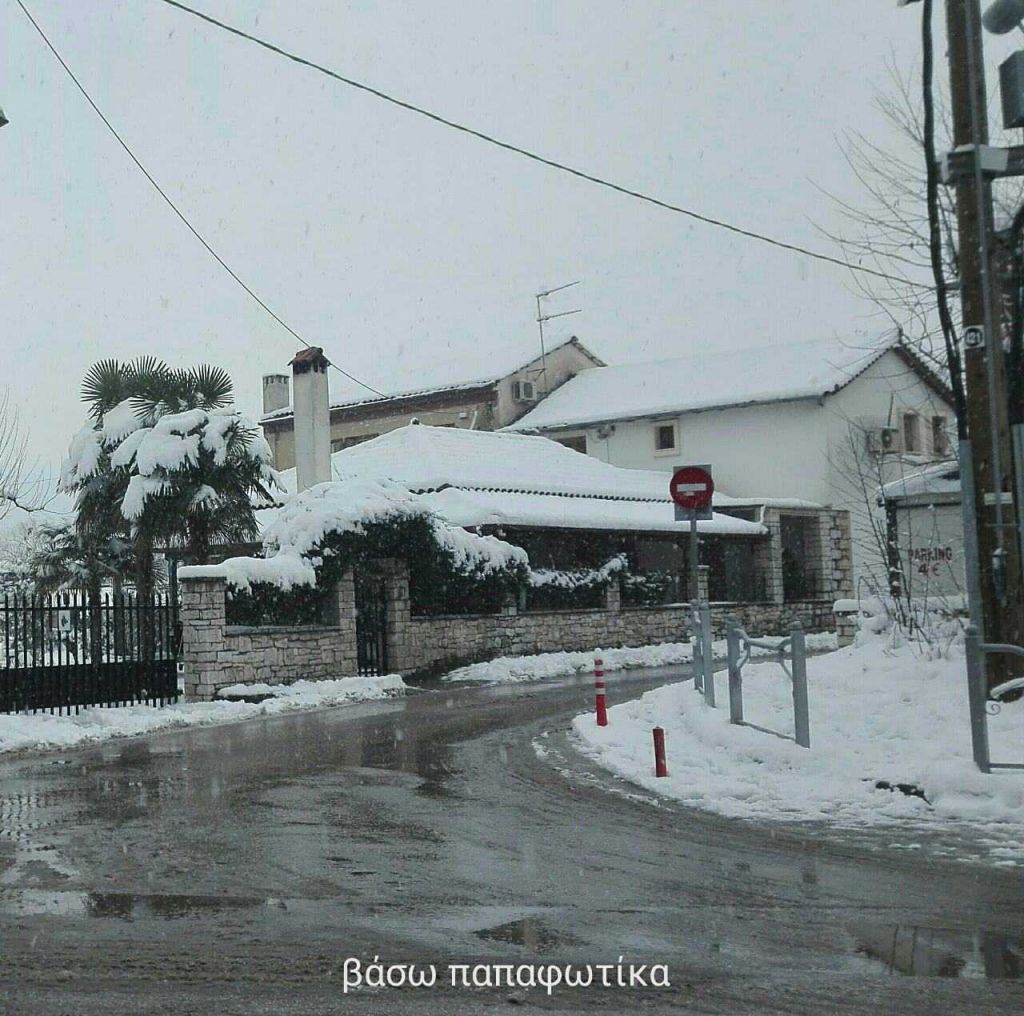 Τα πανέμορφα Ιωάννινα ακόμη πιο εύμορφα από το πρόσφατο χιόνι (εικόνες)