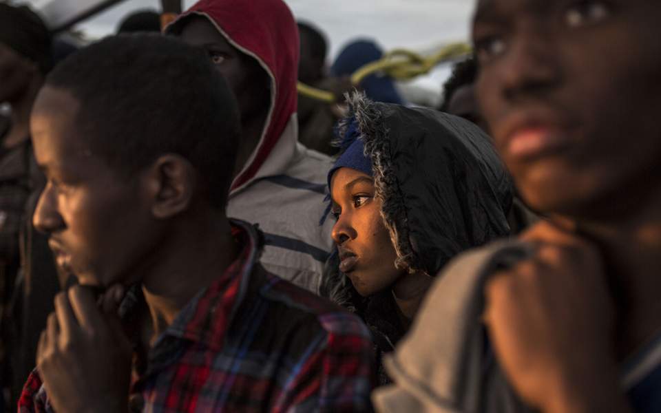 Εν αναμονή στη Μάλτα αποκλεισμένοι πρόσφυγες στα πλοία των ΜΚΟ