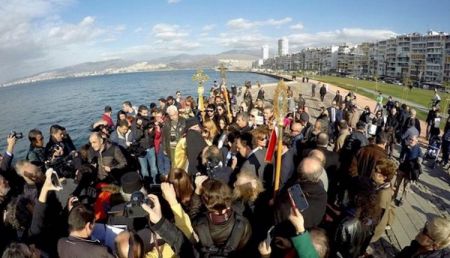 Για 4η συνεχή χρονιά γιορτάστηκαν τα Άγια Θεοφάνεια σε Σμύρνη, Τένεδο και Ίμβρο