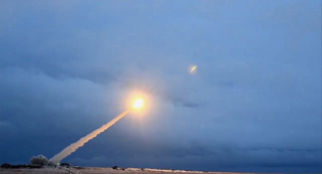 Νέο προηγμένο πύραυλο για τον πολεμικό της στόλο κατασκευάζει η Ρωσία