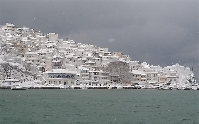 Επανήλθε το ρεύμα στη Σκόπελο, κλειστά σήμερα τα σχολεία