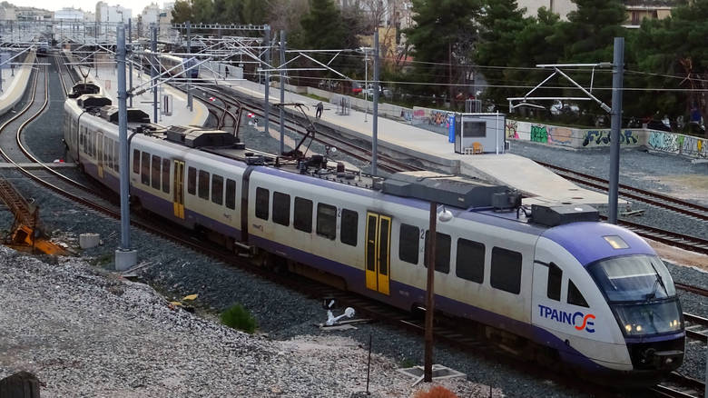 Τροποποιήσεις στον Προαστιακό «προκαλεί» η Μέρκελ