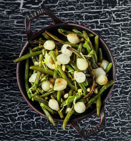 Πράσινα φασολάκια στον φούρνο με λεμόνι και καρύδια