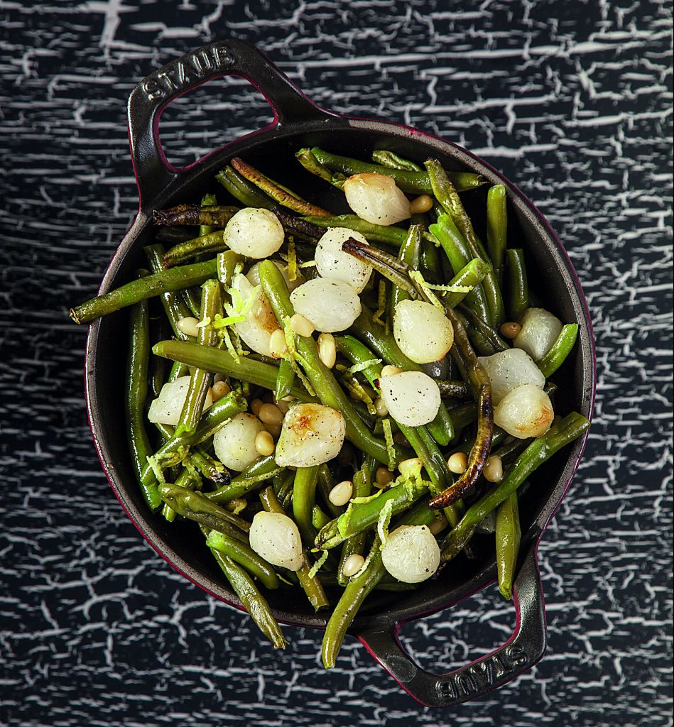 Πράσινα φασολάκια στον φούρνο με λεμόνι και καρύδια