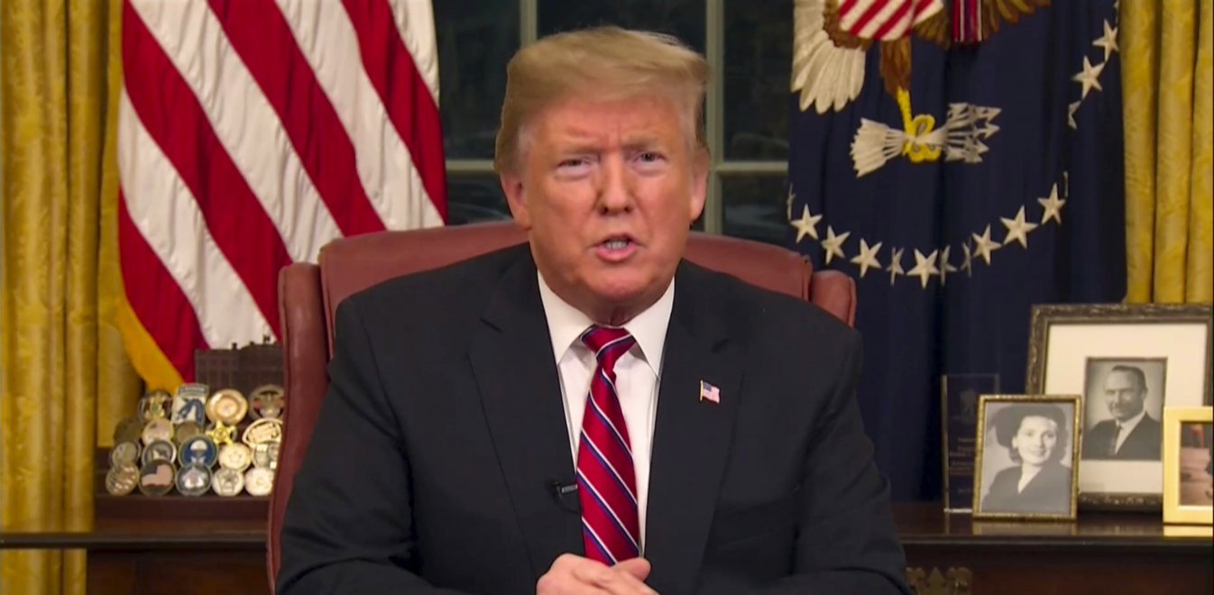 Ο Τραμπ πιέζει τους δημοκρατικούς για το τείχος στα σύνορα με το Μεξικό