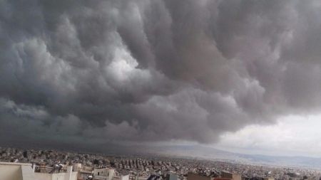 Κακακαιρία: Βροχές και καταιγίδες σε δυτικά και Αιγαίο, χιόνια στα ηπειρωτικά ορεινά