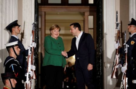 Μέρκελ: Δύσκολα πέρασαν οι Eλληνες – Τσίπρας: Ερχεστε σε μια άλλη Ελλάδα