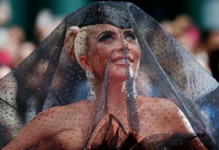 Μετάνοιωσε για τη συνεργασία της με τον Ρόμπερτ Κέλι η Lady Gaga