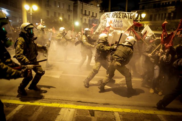 Επεισόδια στην πορεία κατά της Μέρκελ στην Αθήνα