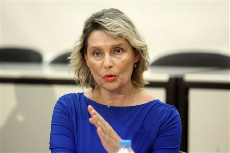 Παπακώστα: Να δεσμευτούν όλα τα κόμματα για την επανεκλογή Παυλόπουλου