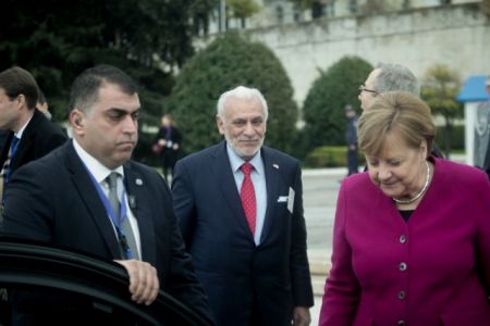 Primary surplus first, tax cuts second Merkel tells Greek businesses