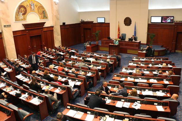 Σερβικός Τύπος:  «Ιστορικό γεγονός» η ψήφιση της Συμφωνία των Πρεσπών από την πΓΔΜ