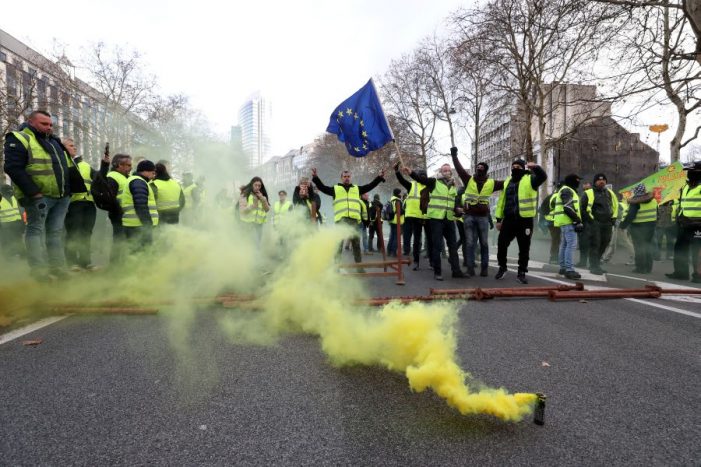 Φορτηγό σκότωσε διαδηλωτή των κίτρινων γιλέκων στο Βέλγιο