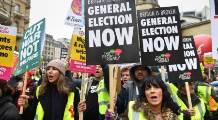 Αντικυβερνητική διαδήλωση «κίτρινων γιλέκων» και στη Βρετανία