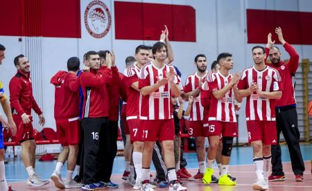 Ολυμπιακός και ΑΕΚ ρίχνονται στη μάχη μετά από τρεις εβδομάδες διακοπής