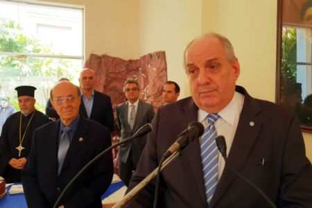 Τέρενς Κουίκ : Χέρι – χέρι με την κυβέρνηση έως το τέλος