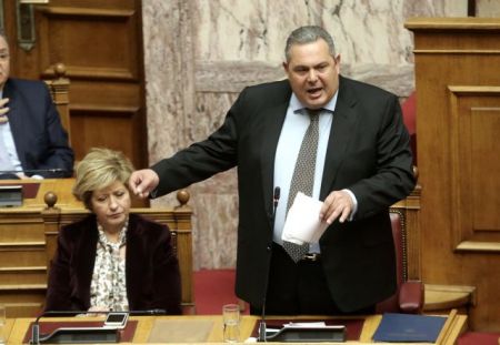 Κόλλια – Τσαρουχά: Η πίστη στον Καμμένο έφερε δάκρυα