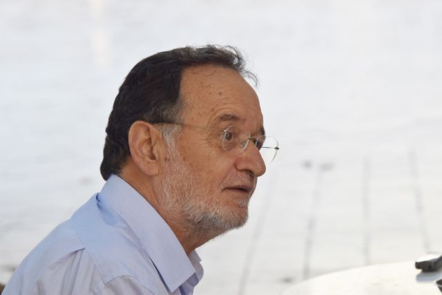 Λαφαζάνης : Οι Έλληνες έχουν σιχαθεί τα καραγκιοζιλίκια τους