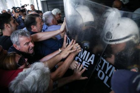 ΜΑΤ vs Γεροβασίλη: Με δική μας πρωτοβουλία συντάσσουμε τις διαταγές;