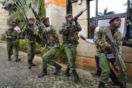 Κένυα – Ναϊρόμπι: Ενας νεκρός, τουλάχιστον, από την επίθεση στο ξενοδοχείο